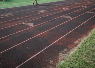 Среди льдов и снежных просторов: экстремальное вождение на снегоходах